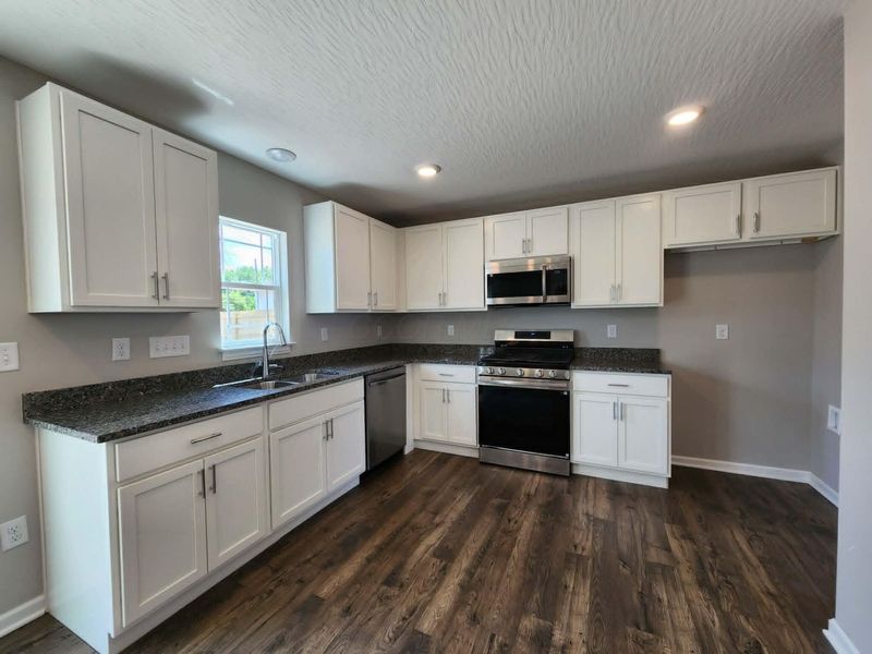 3770 Tylor Drive , Columbus, OH 43232 Photo 6