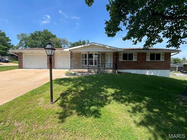 4102 Schlogl Drive , Unincorporated, MO 63125