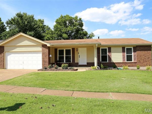 4221 Meadowgreen Trails Drive, St Louis, MO 63129