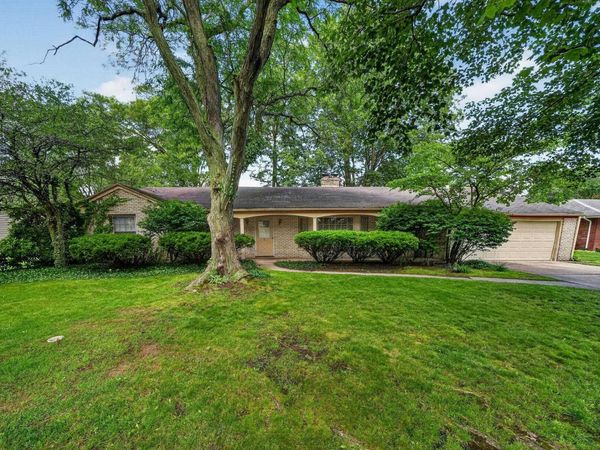 1915 Churchill Drive, South Bend, IN 46617