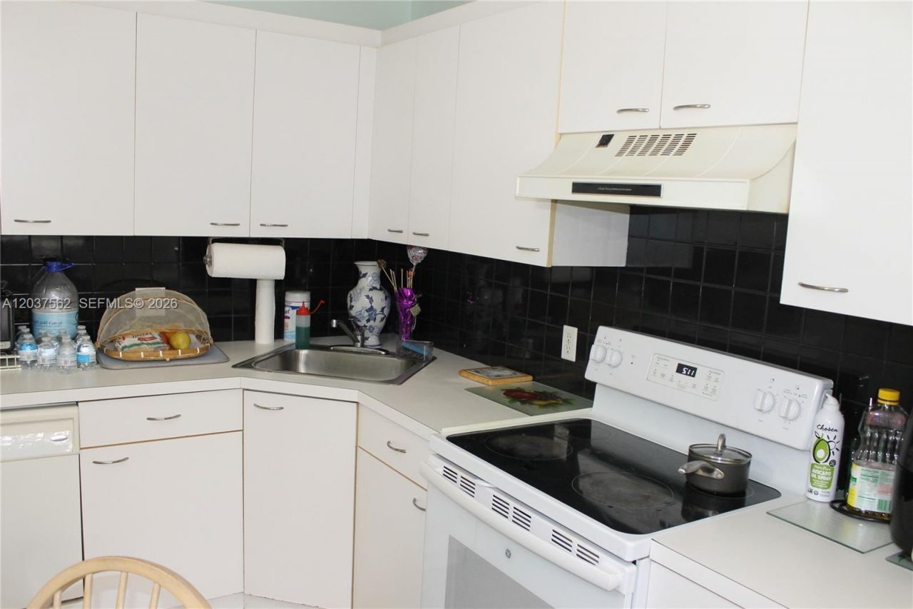 4400 NW 30th St, Unit 326, Coconut Creek, FL 33066 Photo