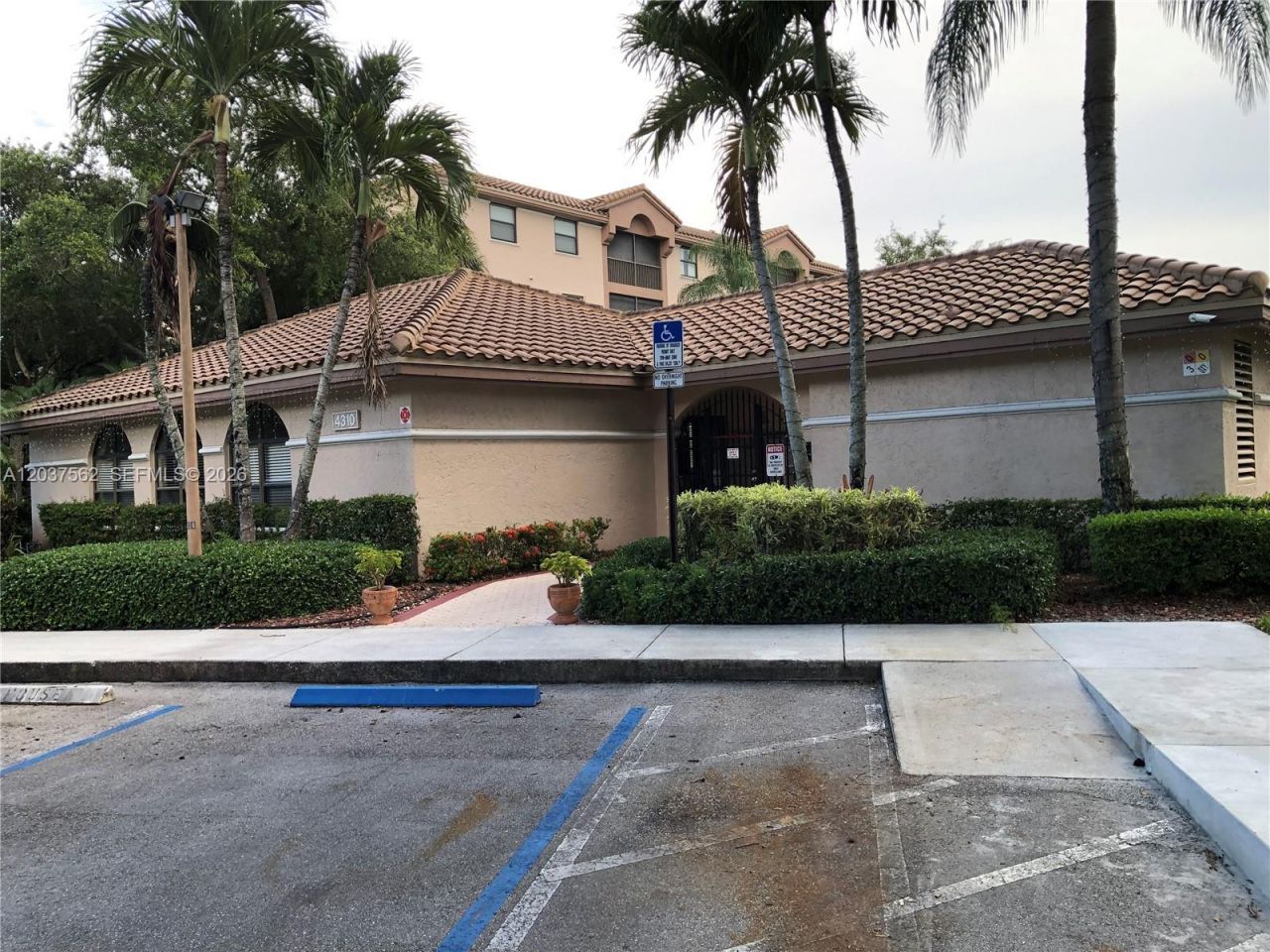 4400 NW 30th St, Unit 326, Coconut Creek, FL 33066 Photo