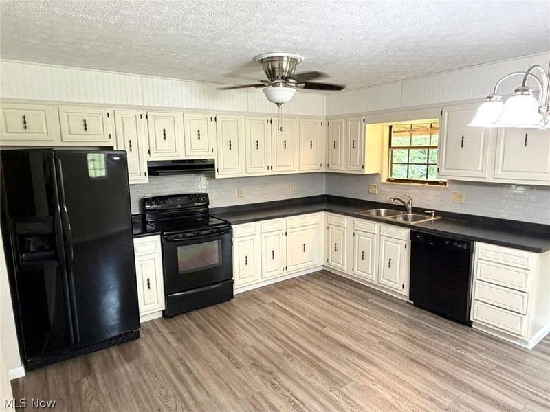 10 1st Court, Belpre, OH 45714 Photo 11