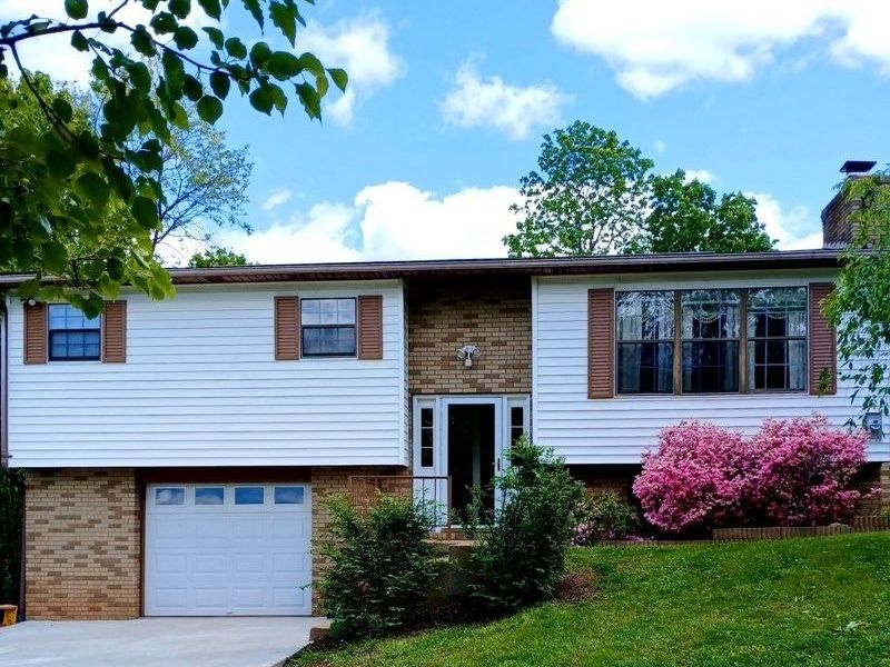 10 1st Court, Belpre, OH 45714 Photo 3
