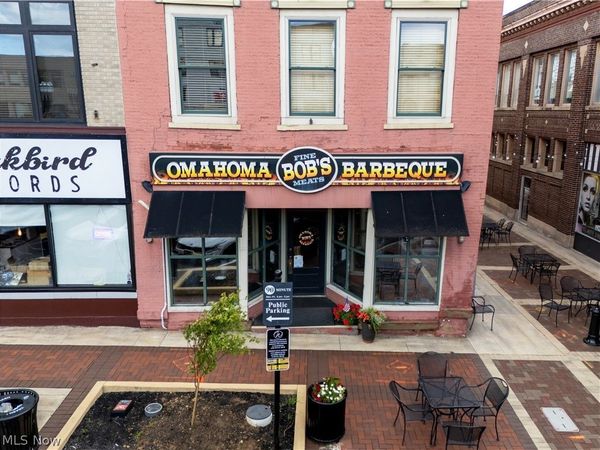 128 S Market Street , Wooster, OH 44691