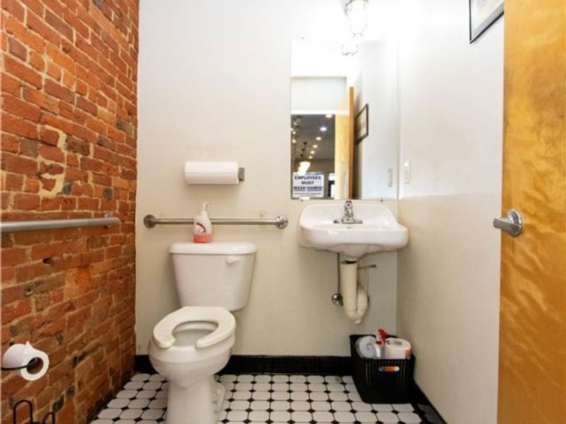 128 S Market Street, Wooster, OH 44691 Photo 5