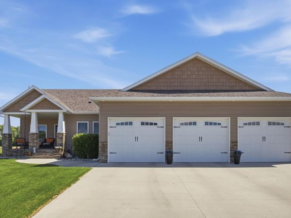 1406 W Summerwood Trail, Dilworth, MN 56529