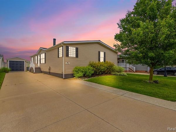 57510 Old Red Ln, Lenox Twp, MI 48048