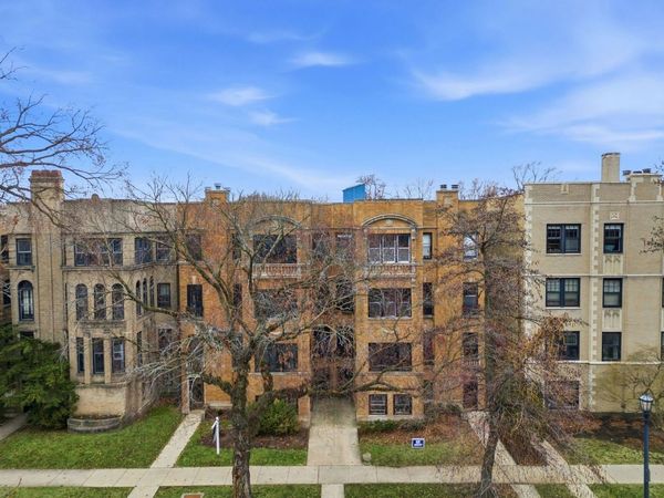 540 Sheridan Road , Unit 3, Evanston, IL 60202