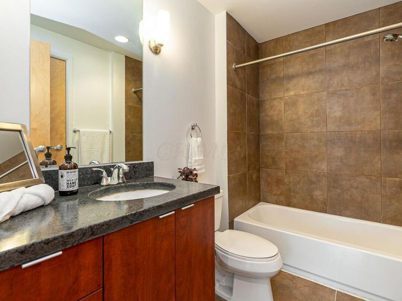 845 N High Street , Unit 203, Columbus, OH 43215 Photo 18