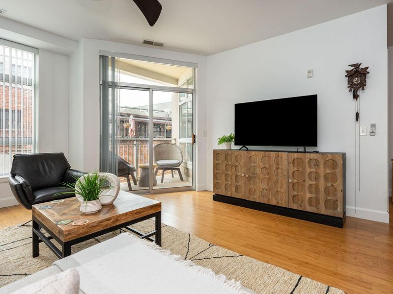 845 N High Street , Unit 203, Columbus, OH 43215 Photo 8