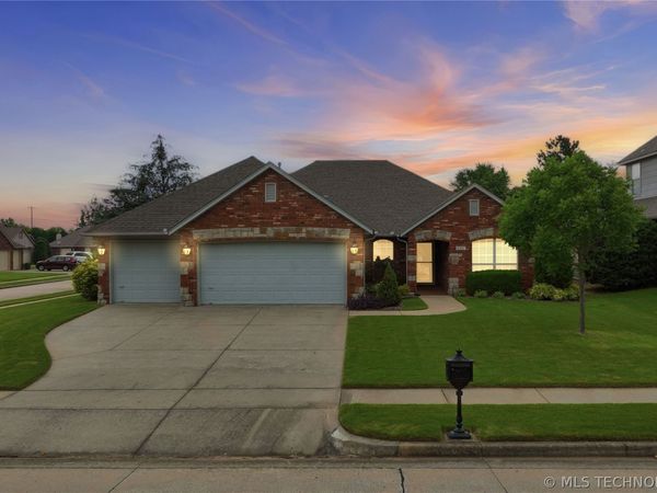 9907 E 123rd Street S, Bixby, OK 74008
