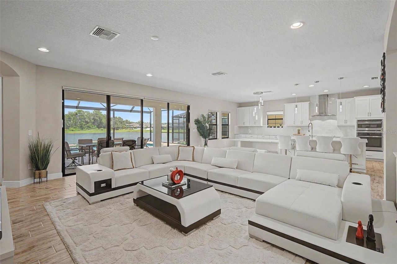 12834 Boggy Creek Drive, Riverview, FL 33579 Photo