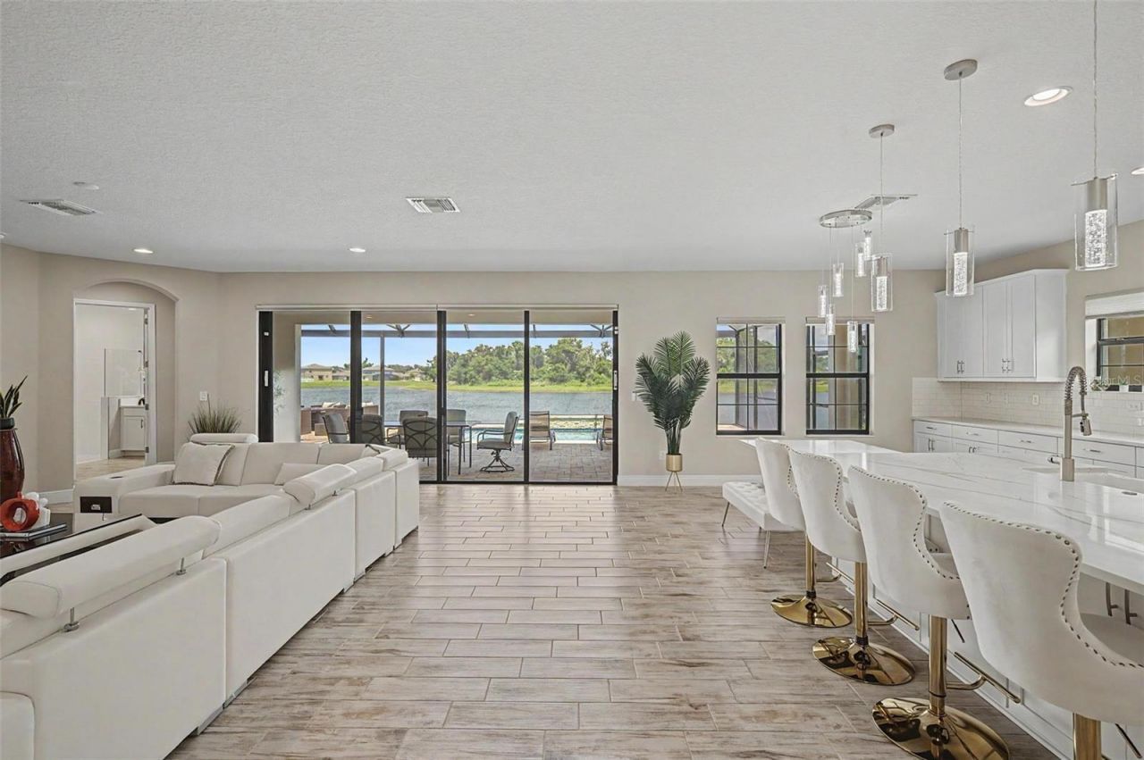 12834 Boggy Creek Drive, Riverview, FL 33579 Photo