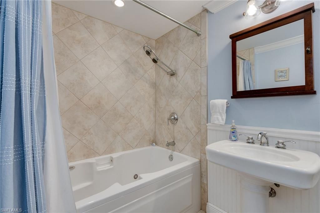 1347 Oaklawn Ct , Fort Myers, FL 33919 Photo