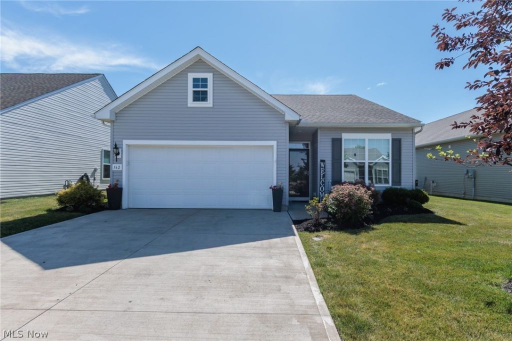 162 Kensington Way, Elyria, OH 44035