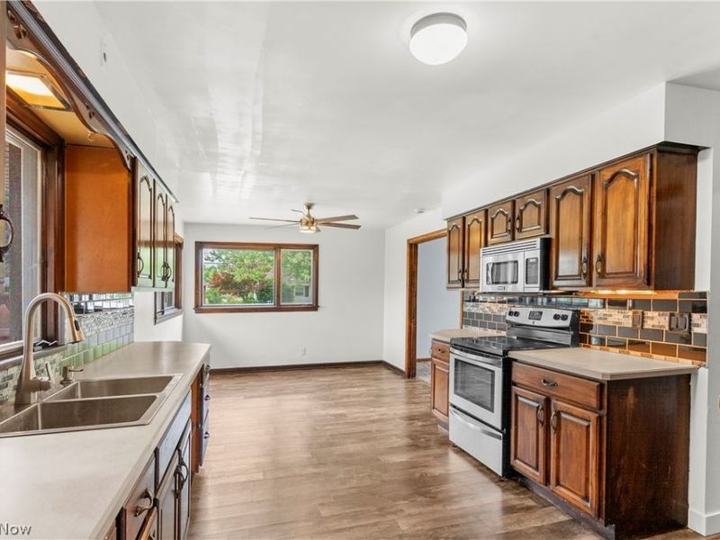2163 Hollywood Street NE, Warren, OH 44483 Photo 16
