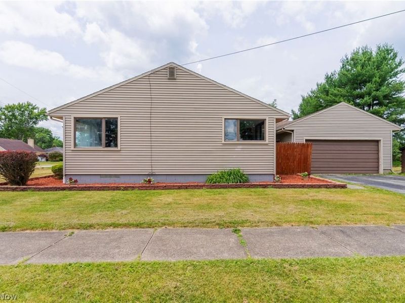 2163 Hollywood Street NE, Warren, OH 44483 Photo 6