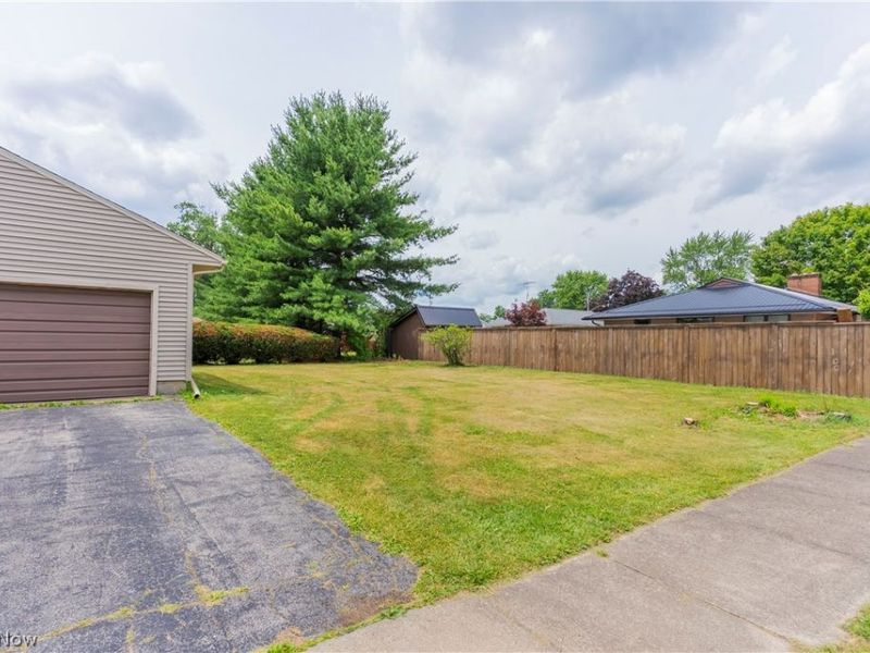 2163 Hollywood Street NE, Warren, OH 44483 Photo 7