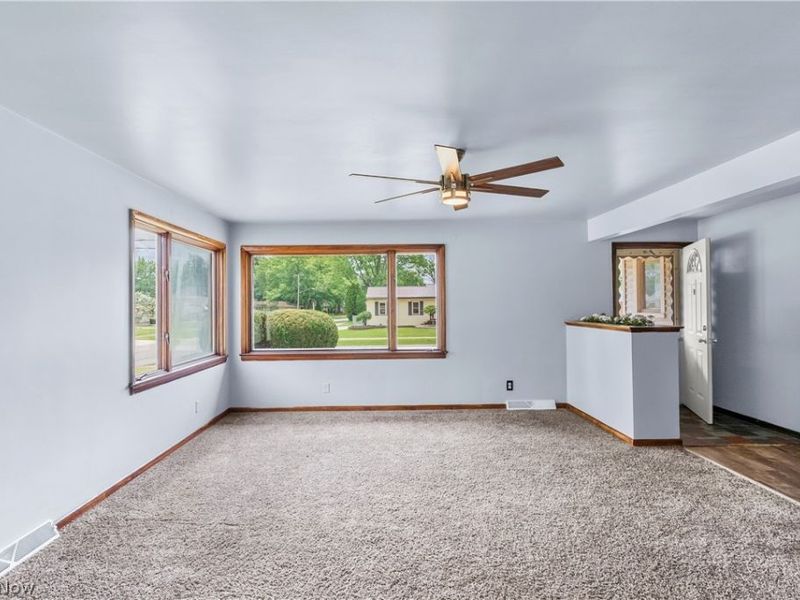 2163 Hollywood Street NE, Warren, OH 44483 Photo 9