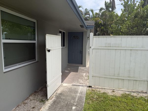 1126 NE 16th Place, Unit 3, Fort Lauderdale, FL 33305