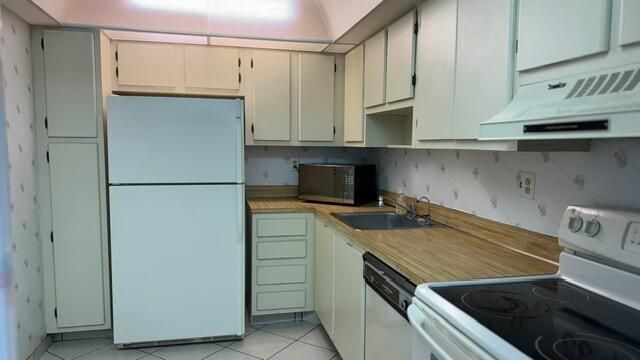 8050 W Mcnab Road, Unit 203, Tamarac, FL 33321 Photo