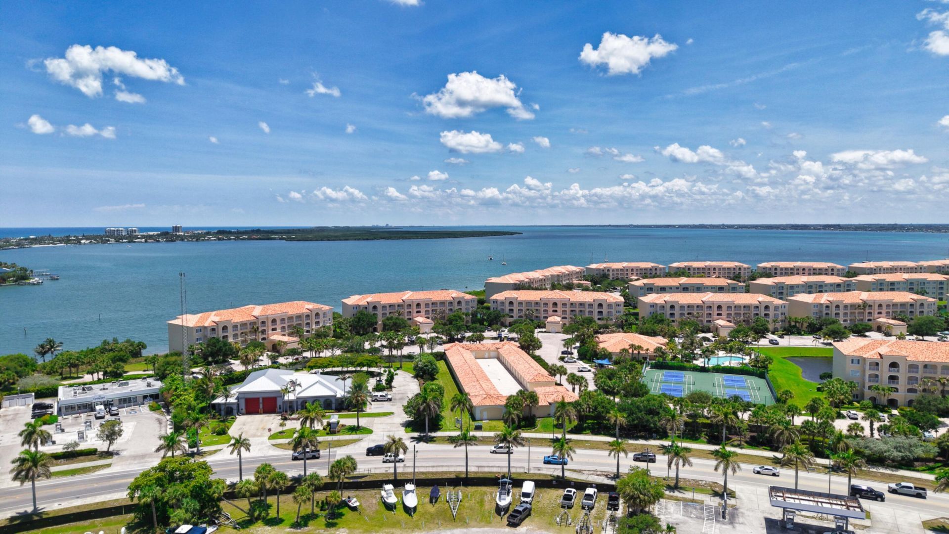 4 E Harbour Isle Drive E, Unit Ph04, Fort Pierce, FL 34949 Photo