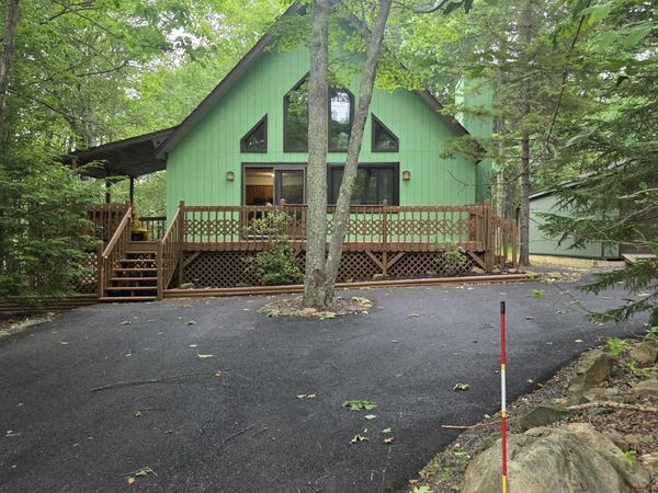 5 Fir Lane, Gouldsboro, PA 18424