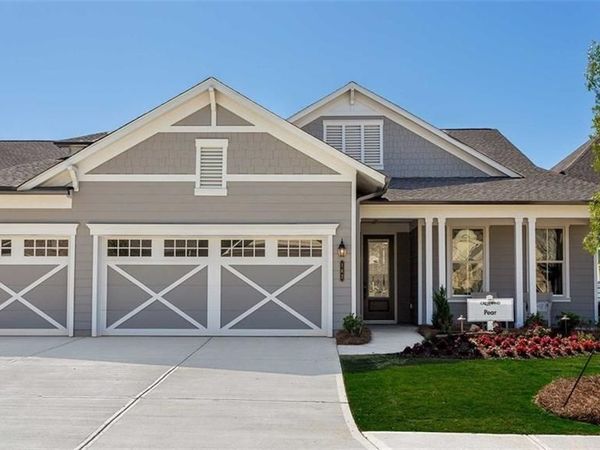 386 Geneva Way , Hoschton, GA 30548