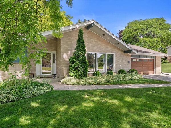 6269 Parkview ROAD, Greendale, WI 53129