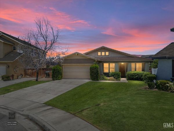 10104 Sharktooth Peak Drive, Bakersfield, CA 93311