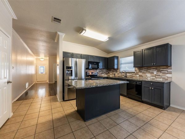 207 Baldwin ST , Hutto, TX 78634