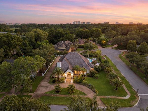 145 W Country Club Drive, Destin, FL 32541