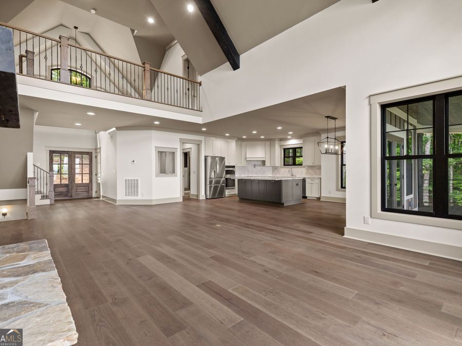 Property Image 100