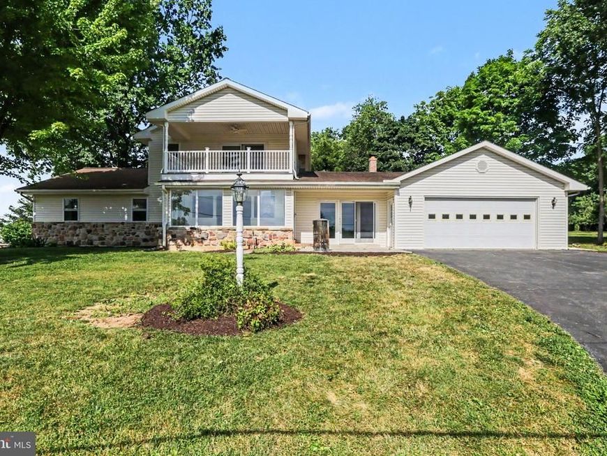 142 Eisenhower Road, Palmyra, PA 17078 Main Photo