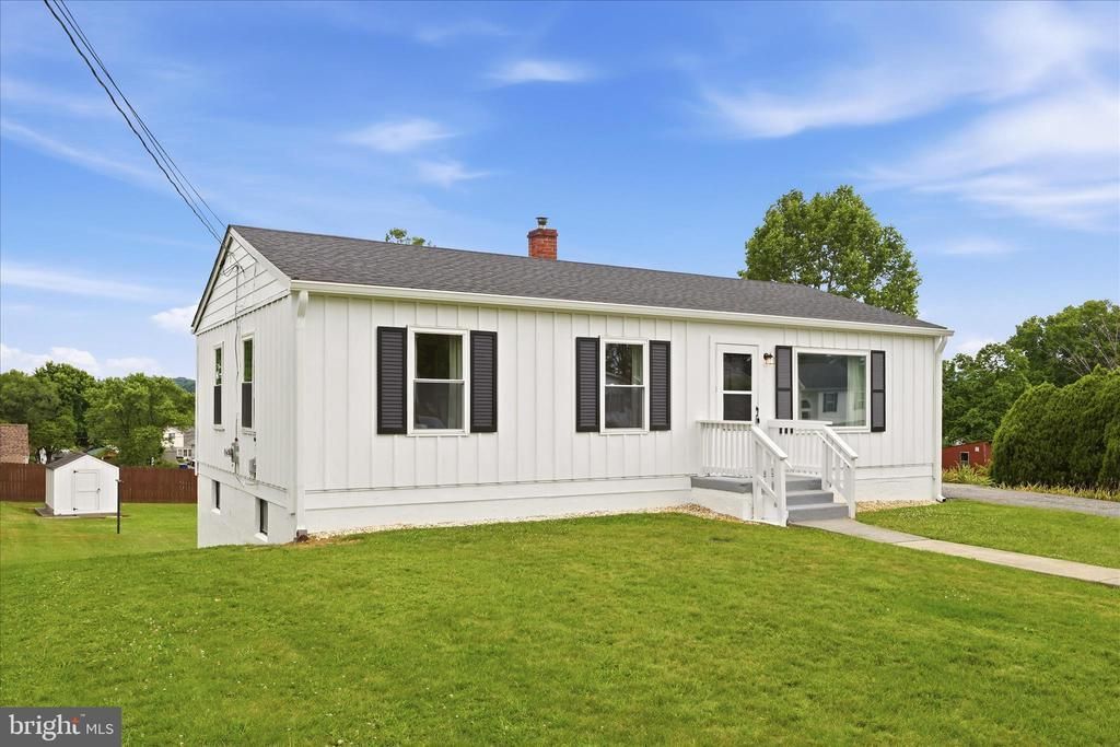 814 W 15th Street, Front Royal, VA 22630 Main Photo