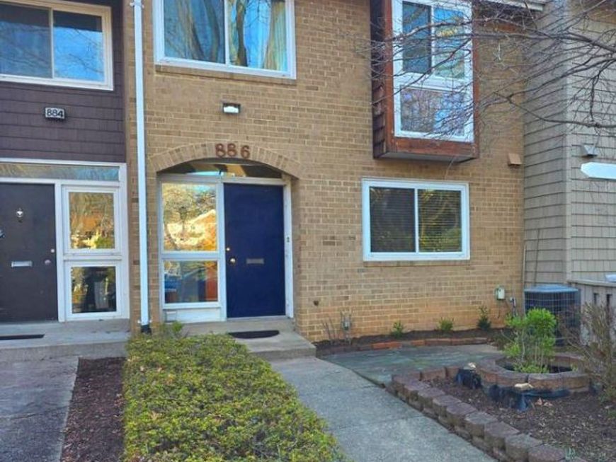 886 New Mark Esplanade, Rockville, MD 20850 Main Photo
