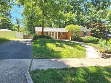 8925 FALLING CREEK COURT, ANNANDALE, VA 22003