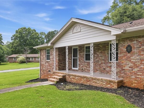 4045 Compton Circle , Powder Springs, GA 30127