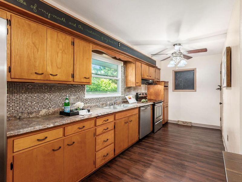 1417 Devonhurst Drive , Columbus, OH 43232 Photo 10