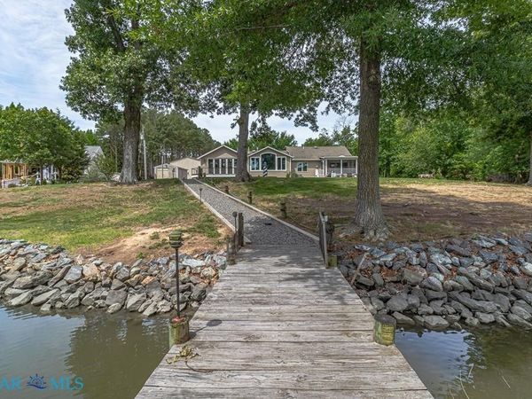 47 Edgewater Drive , Ophelia, VA 22473
