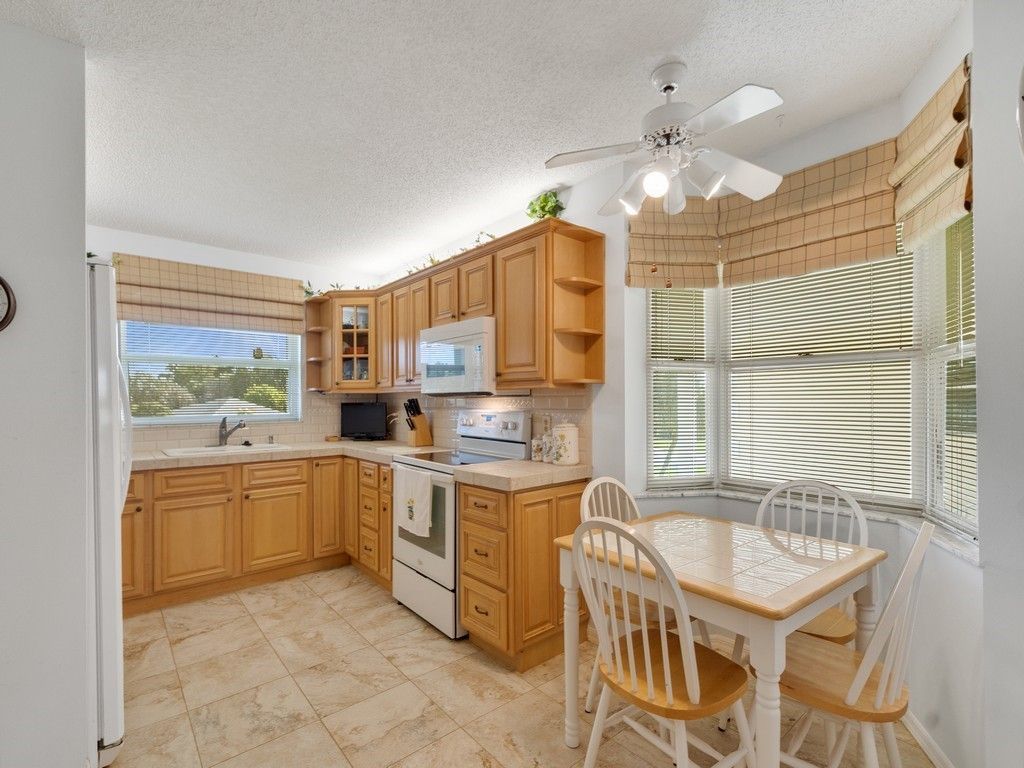 375 N Grove Isle Circle, Unit 375, Vero Beach, FL 32962 Photo