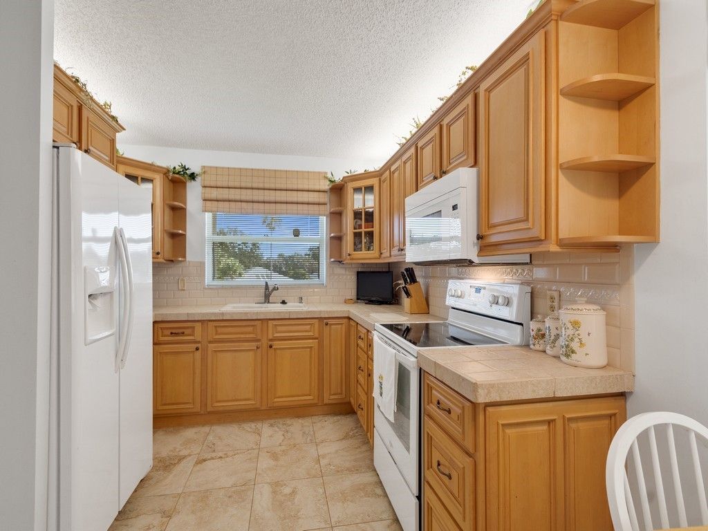 375 N Grove Isle Circle, Unit 375, Vero Beach, FL 32962 Photo