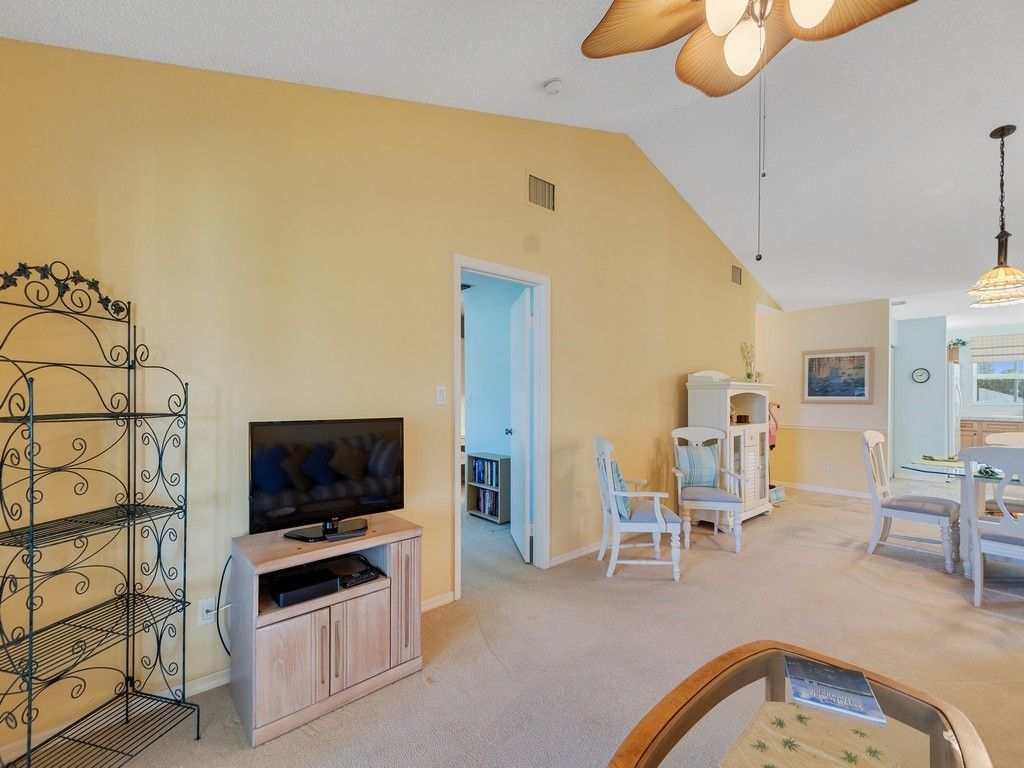 375 N Grove Isle Circle, Unit 375, Vero Beach, FL 32962 Photo