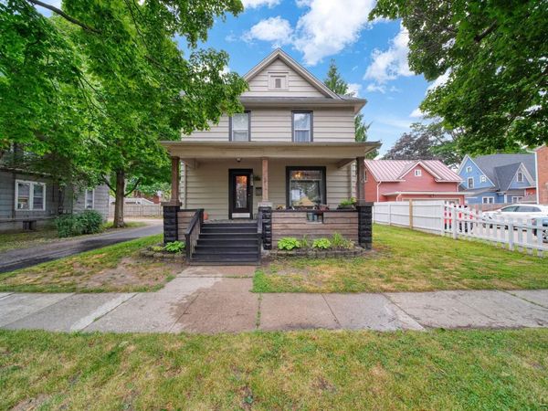 121 Dallas , Adrian, MI 49221
