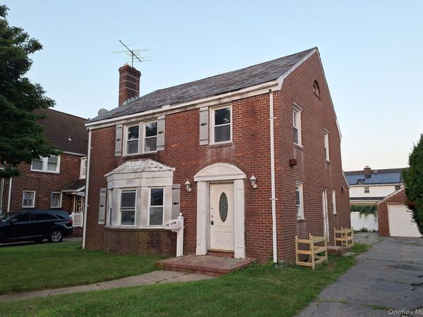 79 Elmwood Avenue , Hempstead, NY 11550