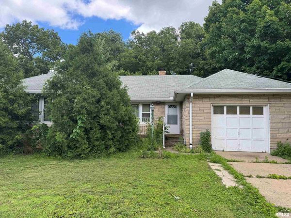 154 N STEWART Street, Creve Coeur, IL 61610