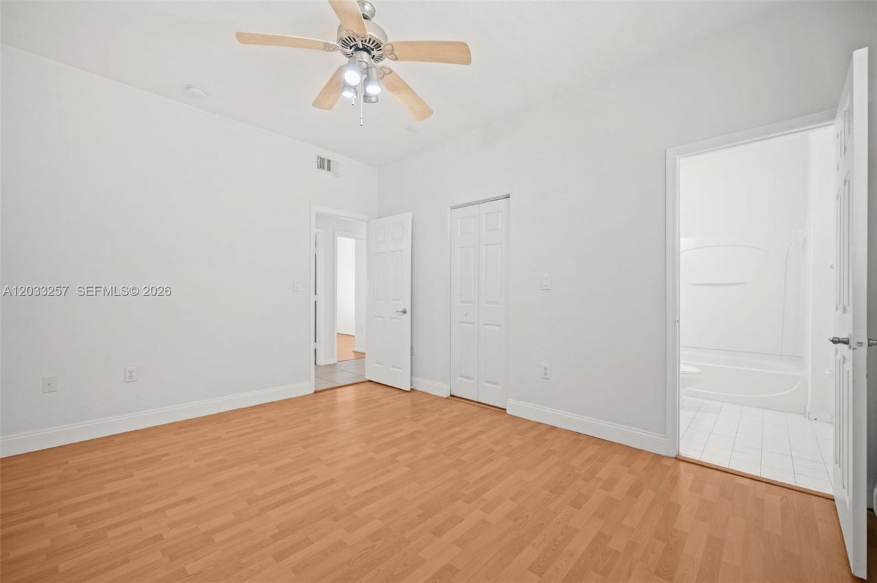 6900 NW 179th St, Unit 204-1, Hialeah, FL 33015 Photo