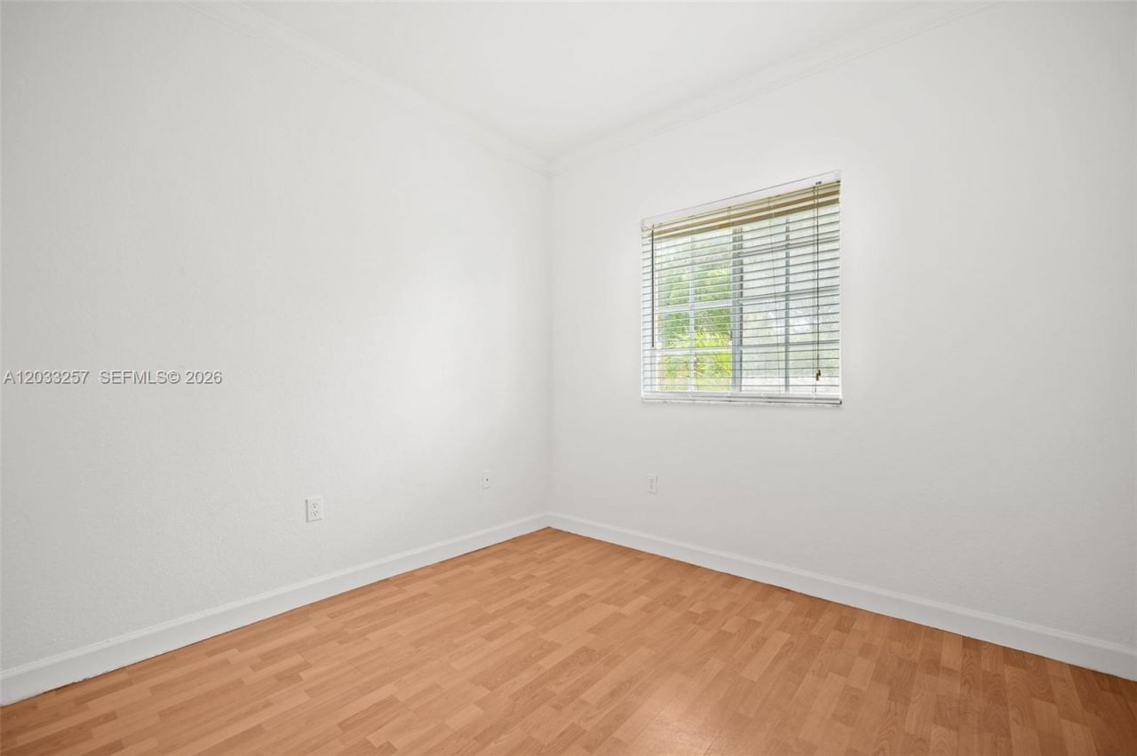 6900 NW 179th St, Unit 204-1, Hialeah, FL 33015 Photo