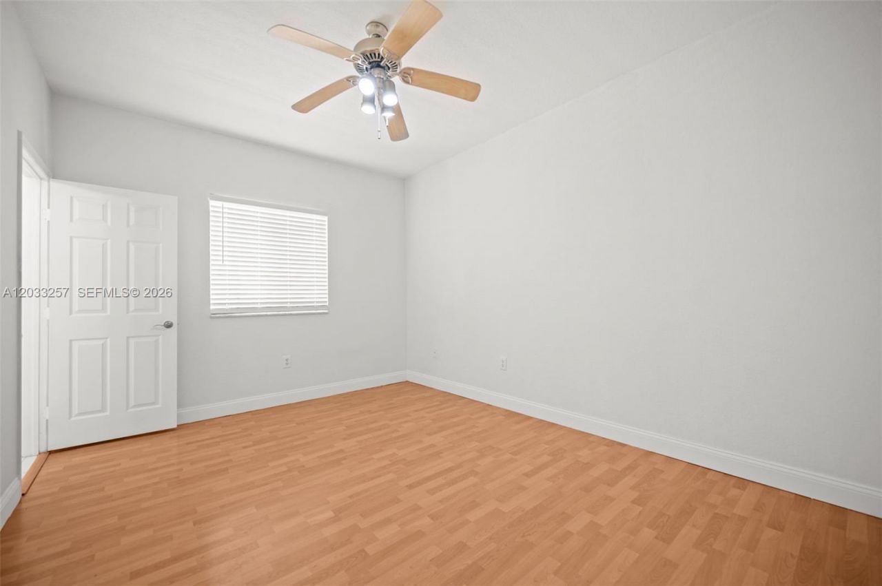 6900 NW 179th St, Unit 204-1, Hialeah, FL 33015 Photo